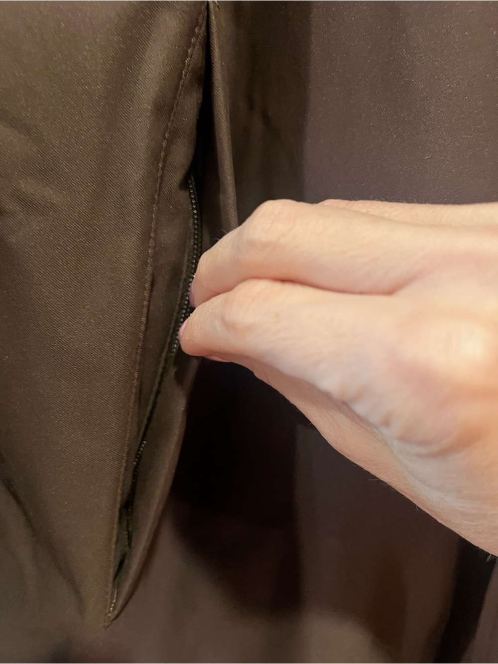 ALO Yoga Men's Dark Brown Trench Coat - Picture 5 of 7